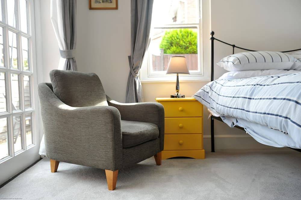 An apartment that sleeps 4 guests  in 1 bedroom in Cheltenham, Gloucestershire