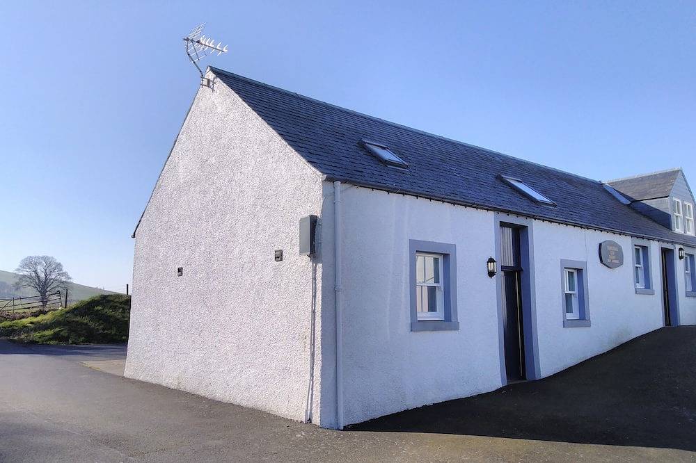 Cottage in peaceful Borders village close to Kelso in Scottish Borders