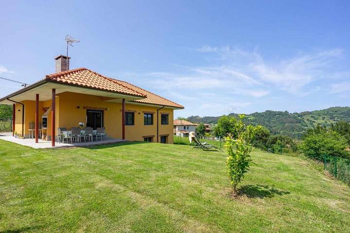 Casa rural para 6 personas, con Terraza y Jardín además de Piscina y Vistas en Pruneda - 2