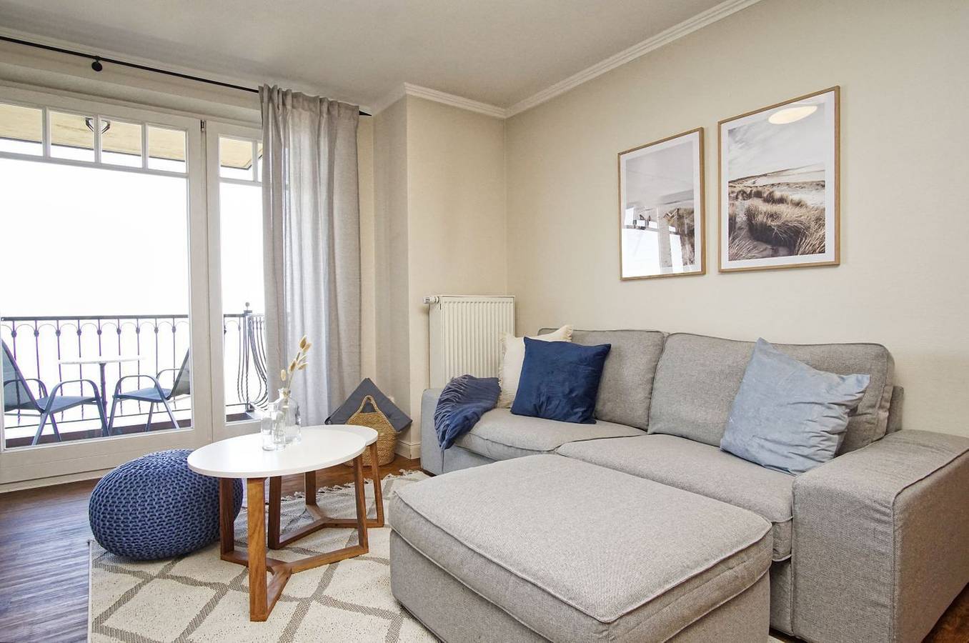 Ganze Wohnung, Ferienwohnung mit traumhaftem Meerblick - Haus am Meer Fewo 07 in Lohme, Nationalpark Jasmund
