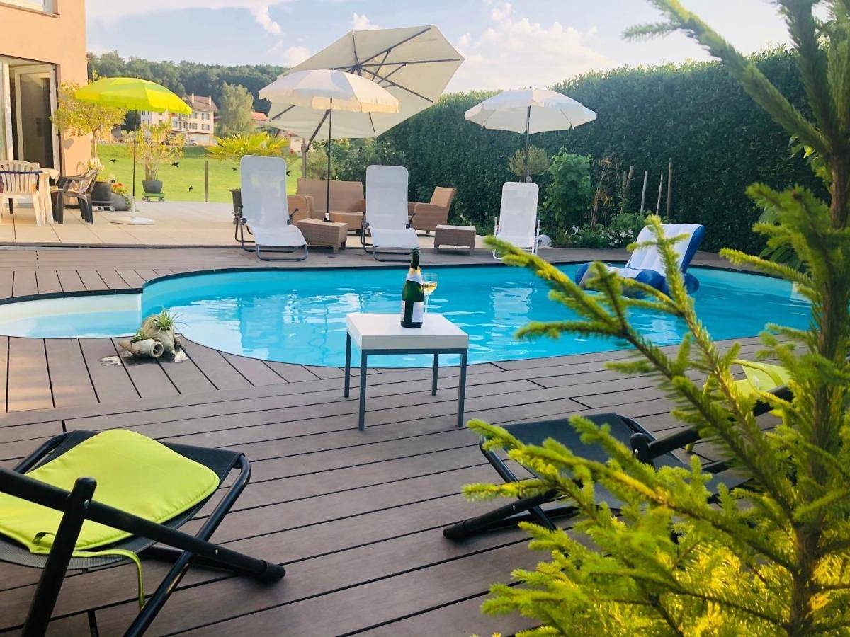 Charming Villa with Private Swimmingpool in Bossonnens, Genfer See