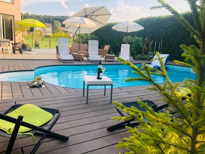 Villa für 16 Personen, mit Balkon und Terrasse sowie Garten und Pool