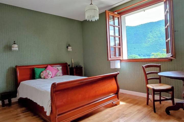 Location de vacances pour 6 personnes, avec balcon et jardin, animaux acceptés à Valbonnais - 3