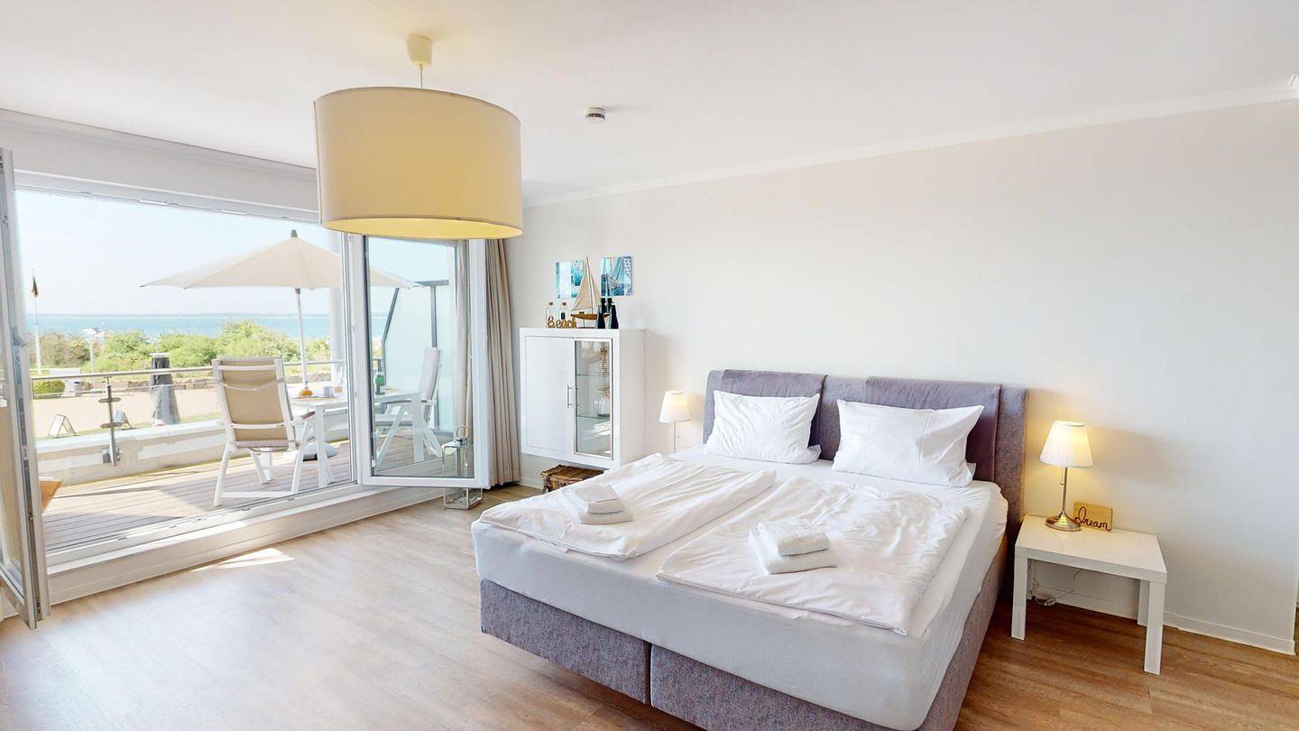 Ganze Wohnung, Moderne 1-Zimmer-Ferienwohnung für 2 Personen und Hund mit Balkon und Meerblick in Südstrand Pelzerhaken, Ostholstein