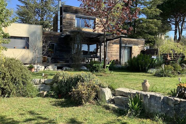 Vacation rental for 6 people, with Terrace and Yard in Mane