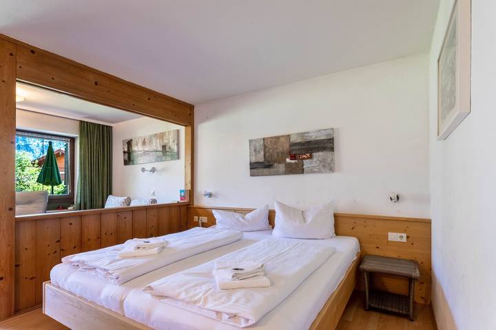 Ganzes Studio, Studio Bergblick mit Bergblick, Balkon & Wlan in Inzell, Bayerische Alpen