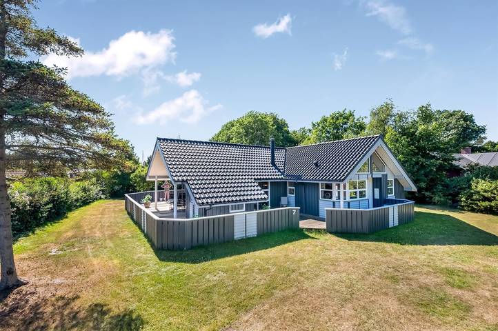 Ferienhaus für 8 Personen, mit Whirlpool und Sauna in Dyngby Strand