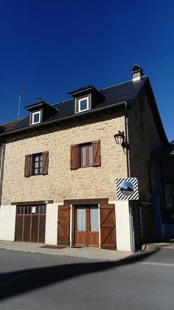 Gîte pour 6 personnes, avec jardin, animaux acceptés à Goutrens