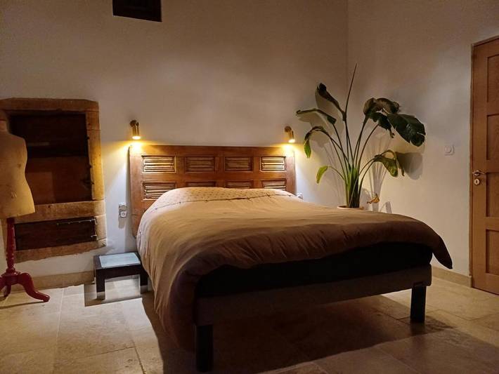 Location de vacances pour 6 personnes, avec Balcon et Terrasse ainsi que Jardin et Vue à Pouilly-le-Monial