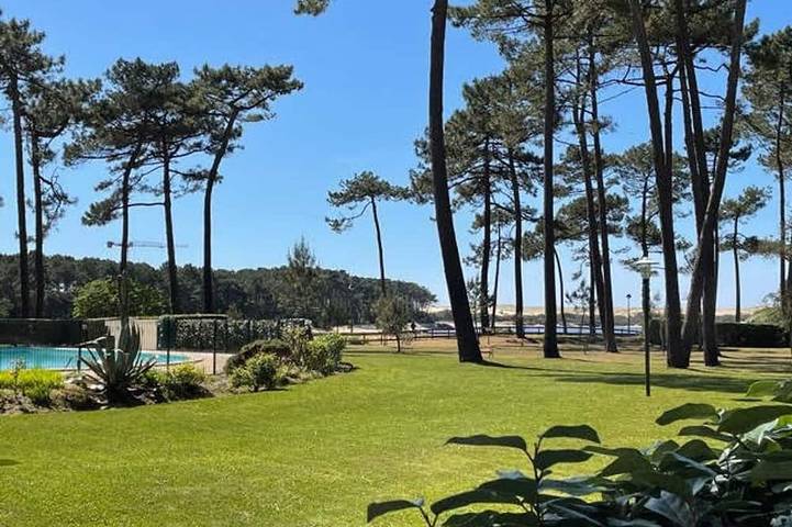 Appartement de vacances pour 4 personnes, avec jardin et piscine, animaux acceptés