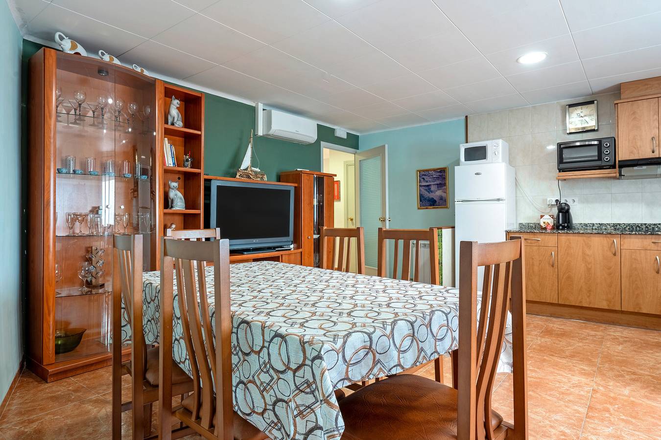 Apartamento entero, Apartamento 'Lo Perxe' con vistas a la montaña, Wi-Fi y aire acondicionado in Villalba de los Arcos, Terra Alta