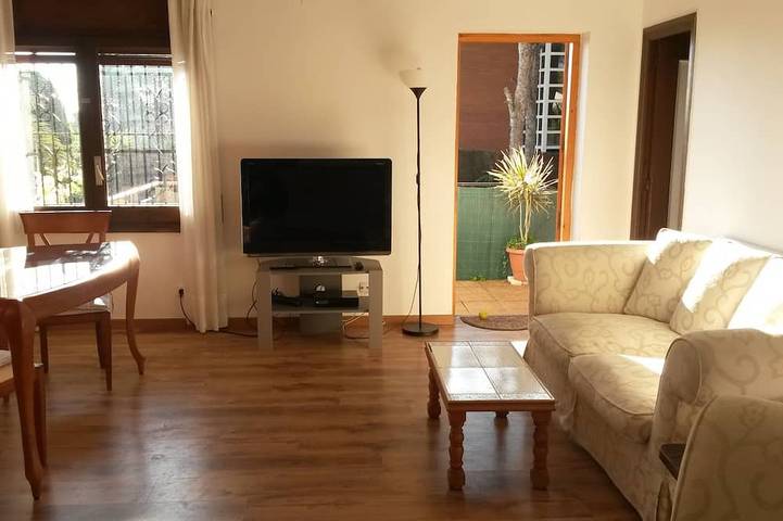 Ferienwohnung für 5 Personen, mit Terrasse und Garten in La Móra