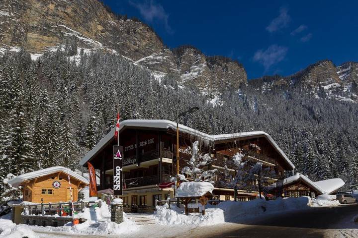 Chambre d’hôte pour 6 personnes, avec Balcon et Terrasse ainsi que Jacuzzi et Jardin à Morzine