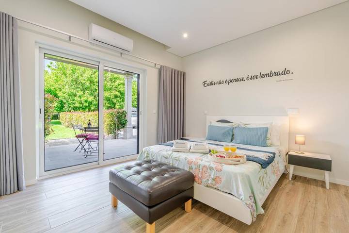 Location de vacances pour 2 personnes, avec piscine et terrasse ainsi que vue et jardin dans Santa Marinha do Zêzere - 2