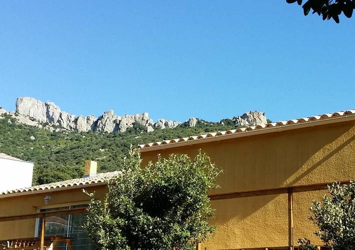 Location de vacances pour 8 personnes, avec piscine ainsi que jardin et vue à Duilhac-sous-Peyrepertuse - 2