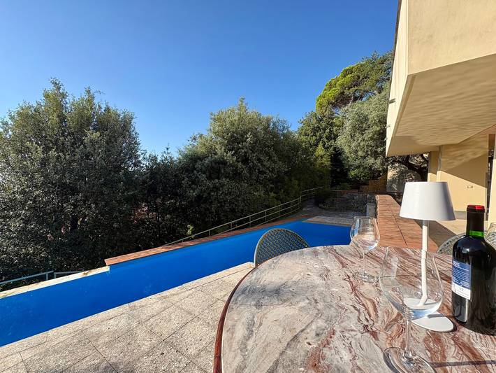 Villa Roberta – Pool, Garten, Wlan & privater Parkplatz, Privatsphäre in der Pineta in Arenzano, Riviera di Ponente
