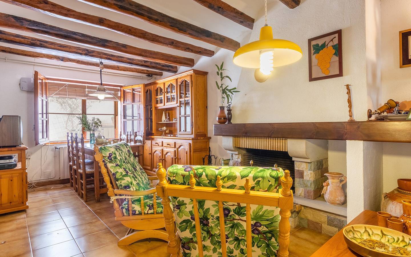 Chalet 'Ca La Rosalia' con vistas a la montaña, piscina privada, jardín y Wi-Fi in El Montmell, Penedes DO