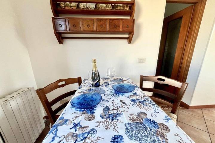 Gîte pour 4 personnes, avec terrasse et vue sur l’océan, adapté aux familles à Terracina - 3