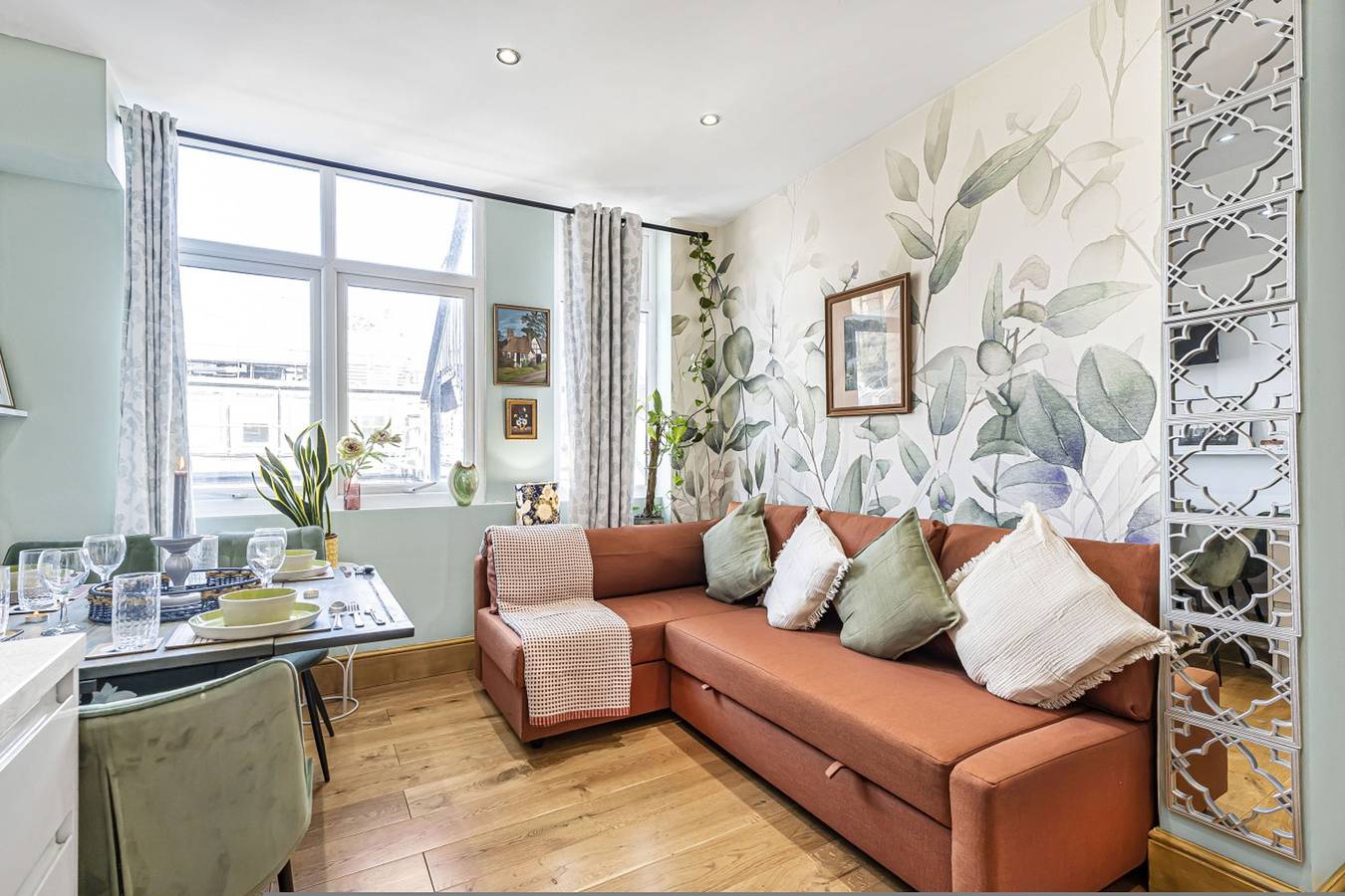 Entire apartment, Elegant 2Bed Apt in the Heart of Covent Garden in Covent Garden, London