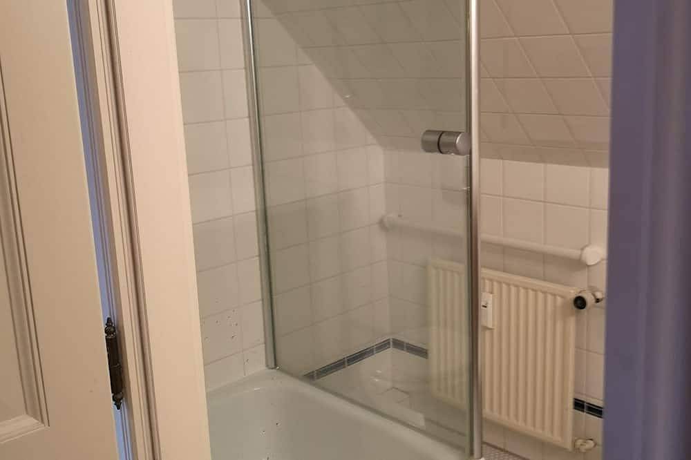 Ganze Wohnung, Ferienwohnung Apfelrose - Urlaub im malerischen Inseldorf Oldsum in Süderende, Föhr