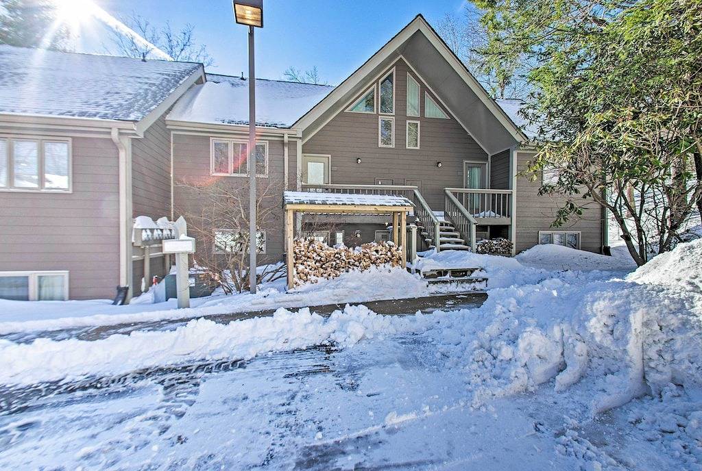 Ganze Wohnung, Wintergreen Resort Escape ~ Walk to Ski Lift! in Wintergreen, Nelson County