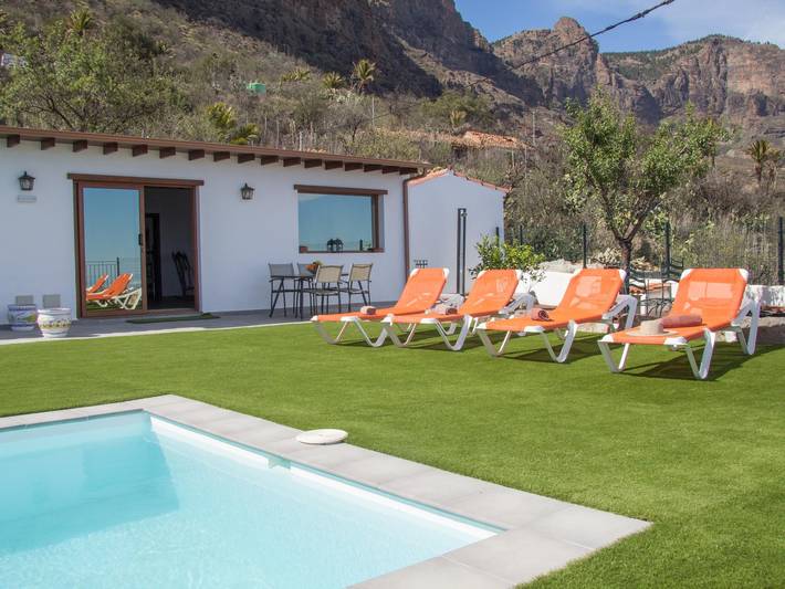 Casa rural para 4 personas, con jardín además de terraza y piscina en San Bartolomé de Tirajana