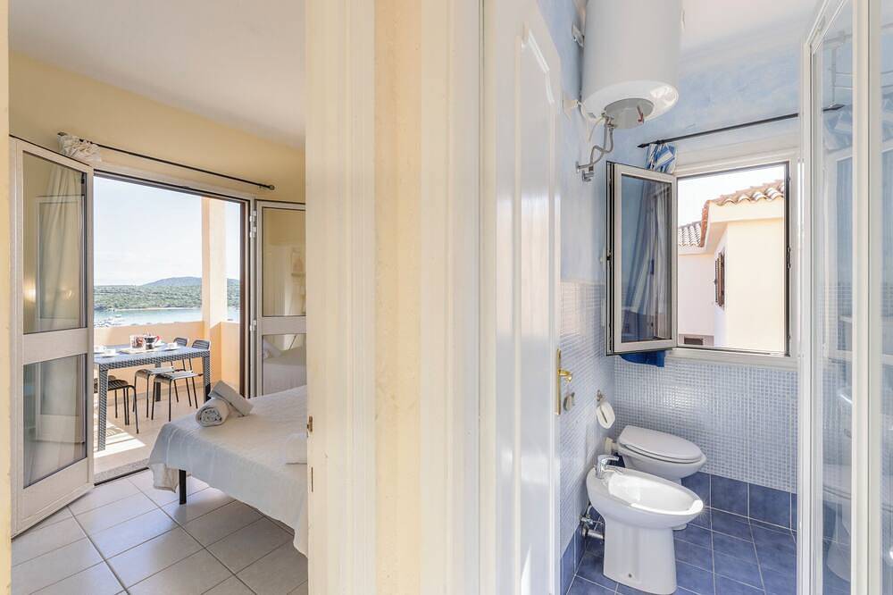 Ganze Wohnung, Entspannung in Strandnähe mit Meerblick in Cala Reale, Costa Smeralda