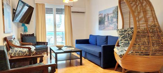 Vacation Rental for 10 Guests in Acropolis, Athens Centre, Picture 2