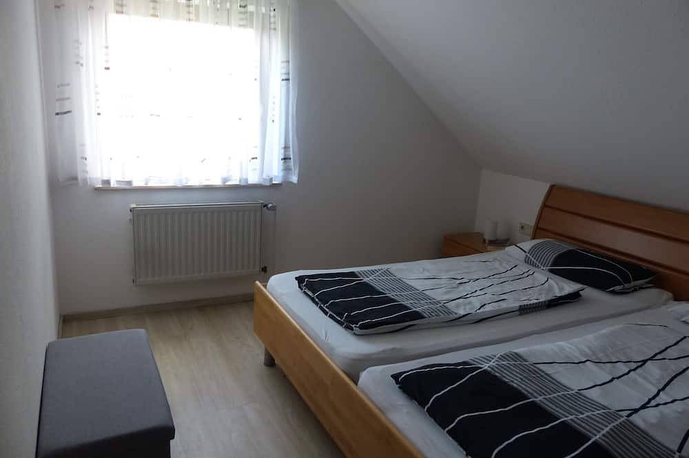 Ganze Wohnung, Ferienwohnung in ruhiger, sonniger Lage mit traumhafter Aussicht in Alpirsbach, Mittlerer Schwarzwald