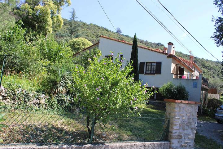 Gîte pour 4 personnes, avec terrasse - 1