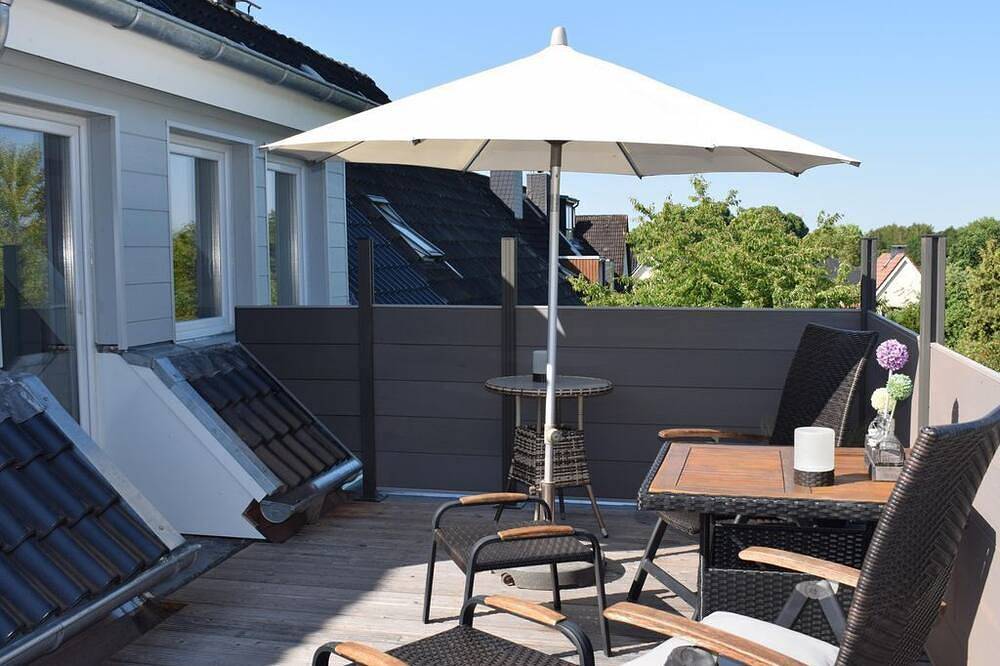 Ganze Wohnung, Sommerkoje - Ferienwohnung, Dachterrasse, Dusche, Wc in Eutin, Ostholstein