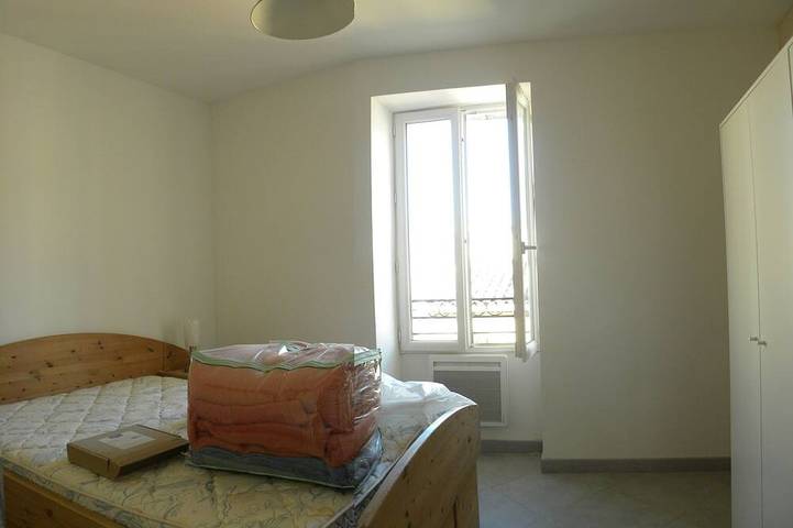 Gîte pour 4 personnes, avec piscine à Charleval - 2