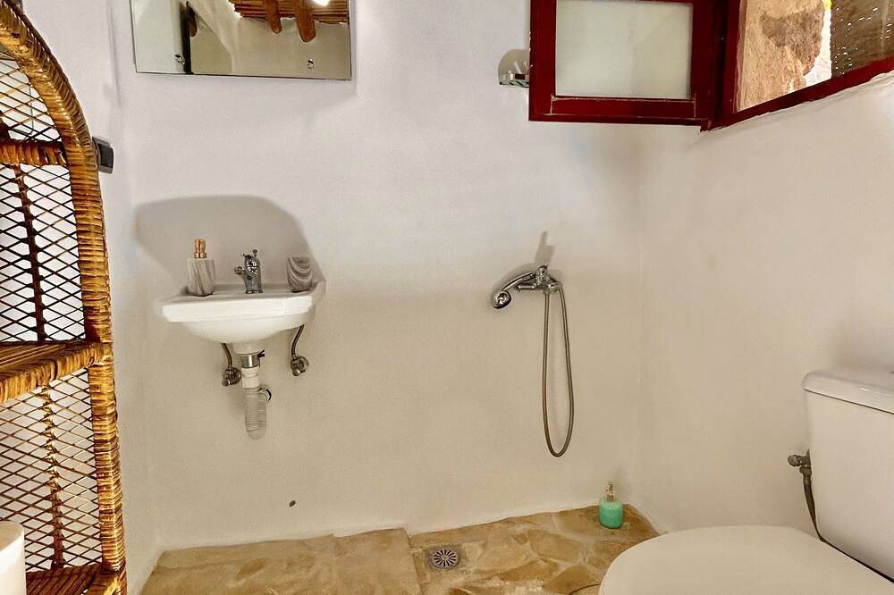 \"Kelari\"  300 years old cottage \"Natura cottages\" with sea view  shared garden in Lasithi