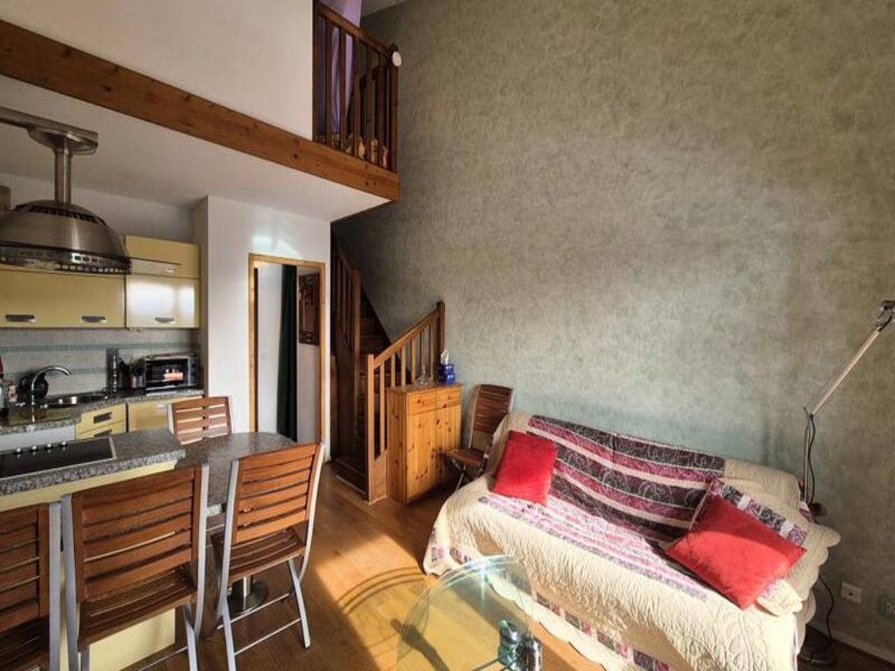 Appartement entier, Maison de vacances dans les Alpes avec accès aux pistes de ski in Le Revard, Les Déserts