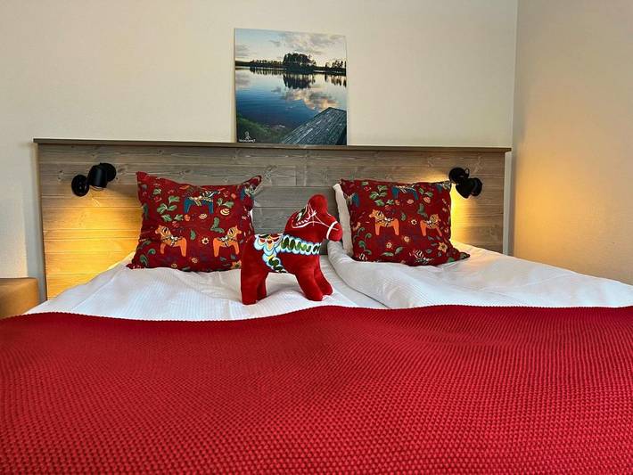 Hotell för 8 Personer, med balkong och sjöutsikt i Mora