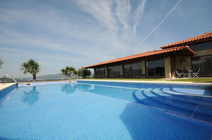 Casa rural para 6 personas, con Terraza y Jardín además de Piscina para niños y Piscina en Barcelos
