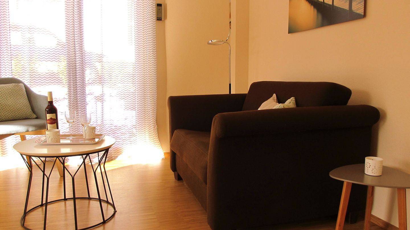 Ganze Wohnung, Helle Ferienwohnung mit eigenem Garten im Zentrum von Immenstaad in Immenstaad, Immenstaad am Bodensee