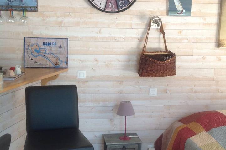 Appartement entier, Maisonnette de charme confortable-Wifi gratuit in Le Bois-Plage-en-Ré, Île de Ré