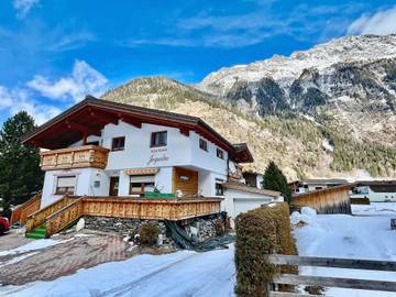 Ferienwohnung für 6 Personen, mit Balkon und Garten, mit Haustier in Längenfeld
