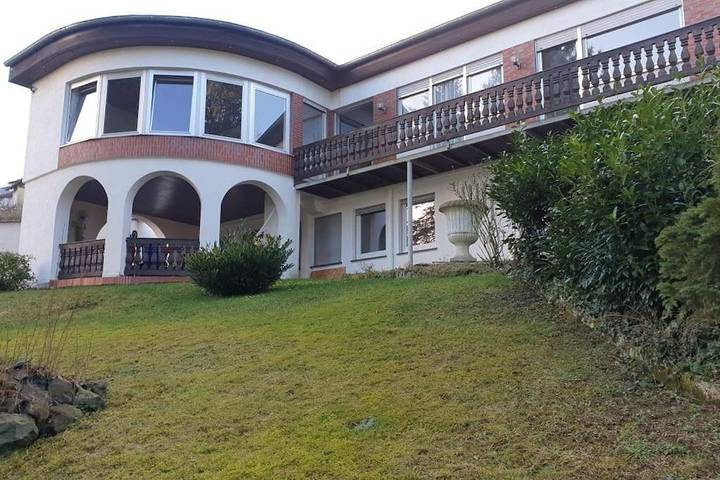Ferienwohnung für 8 Personen, mit Terrasse und Garten sowie Ausblick in Westerburg