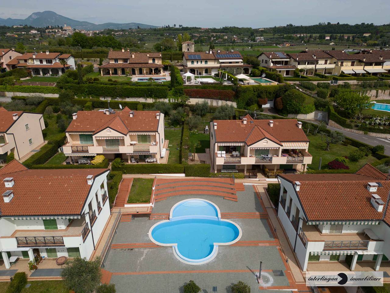 Apartamento vacacional entero, Holiday apartment overlooking lake  in Lazise, Montañas Garda