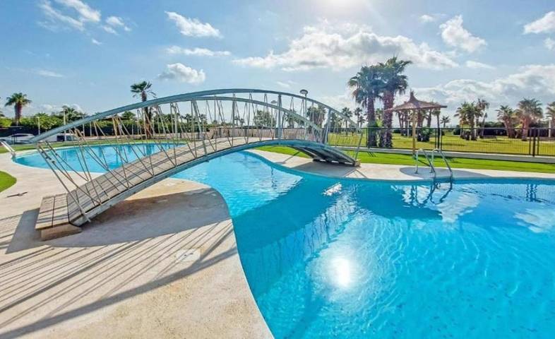 Gîte pour 5 personnes, avec vue et piscine ainsi que jardin et bassin pour enfant à Cabanes - 4