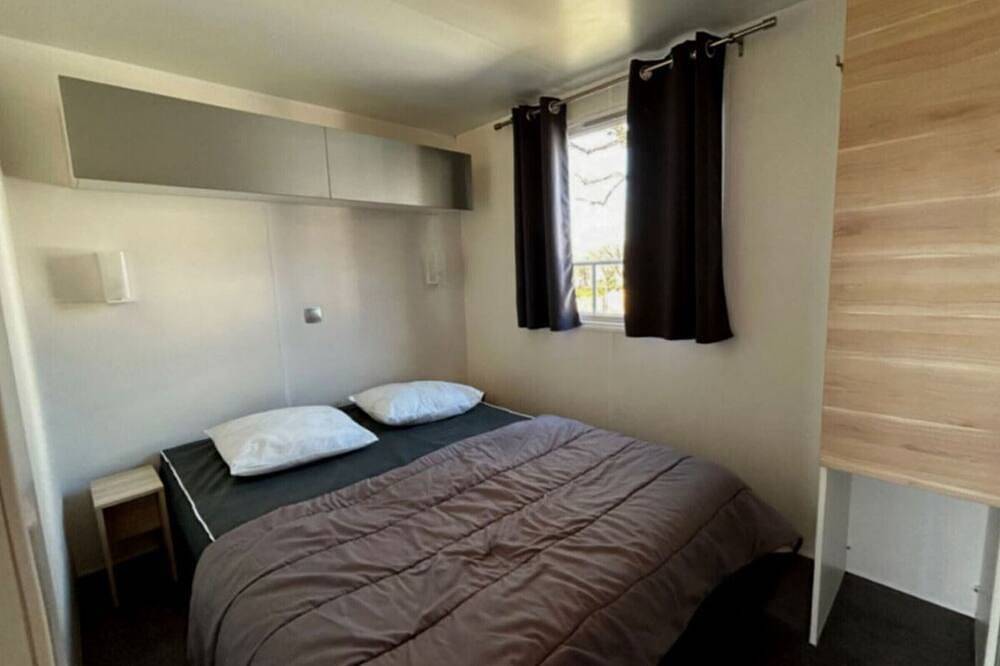 Comfortable mobile home with terrace in Espelette in Espelette, Bayonne region