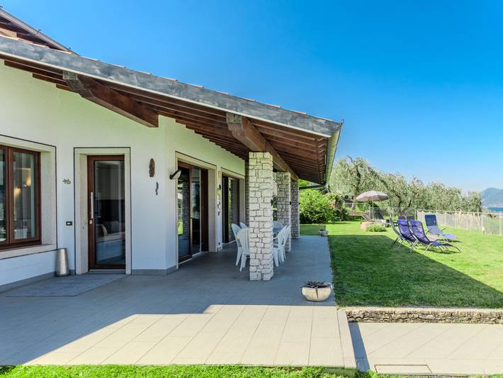Casa vacanza per 8 persone, con vista lago e giardino - 1