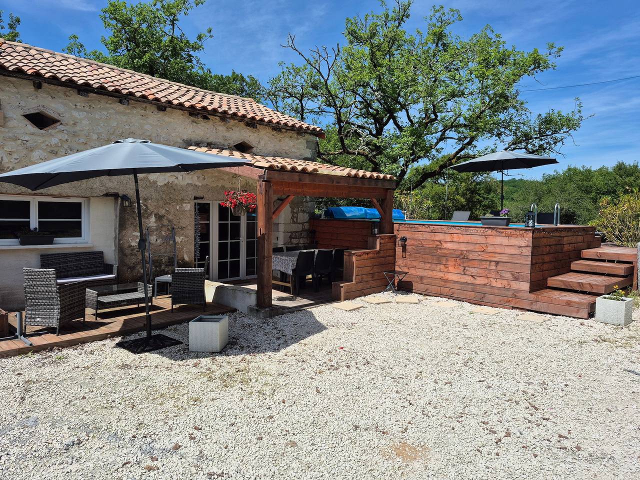 Casa rural '"Le Nid Douillet"' con piscina privada, terraza privada y wifi in Anthé, Quercy