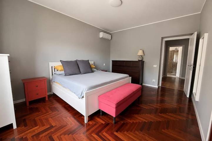 A 5-minute drive from Ostia, nestled in a beautiful pine forest—a family-friendly villa. in Infernetto, Rome