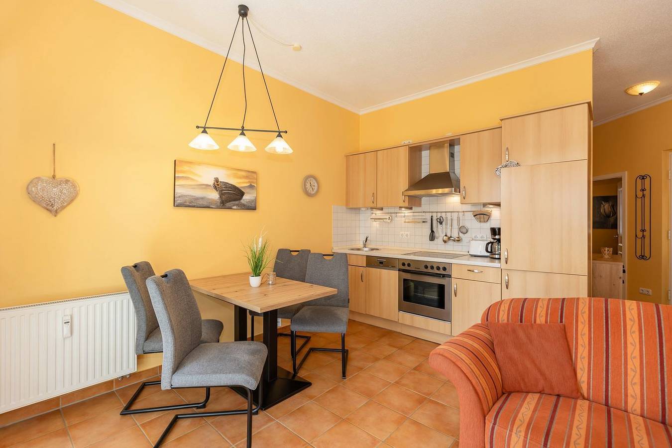 Entire apartment, Schöne Ferienwohnung an der Ostsee mit Sonnenterrasse - nur 20 m zum Sandstrand! in Ostseebad Kühlungsborn, Kühlungsborn