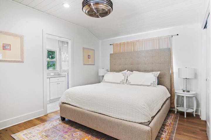 Vacation rental for 12 people, with hot tub and yard in St. Simons Island