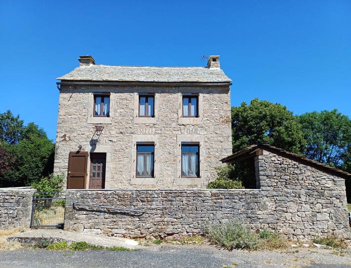 Gîte pour 4 personnes, avec jardin et terrasse à Le Massegros