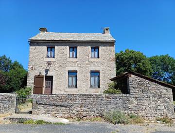 Gîte pour 4 personnes, avec jardin et terrasse dans Massegros Causses Gorges